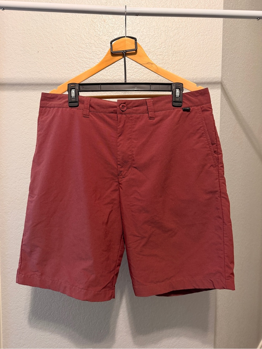 Men's Casual Travis Matthew Red Chino Shorts